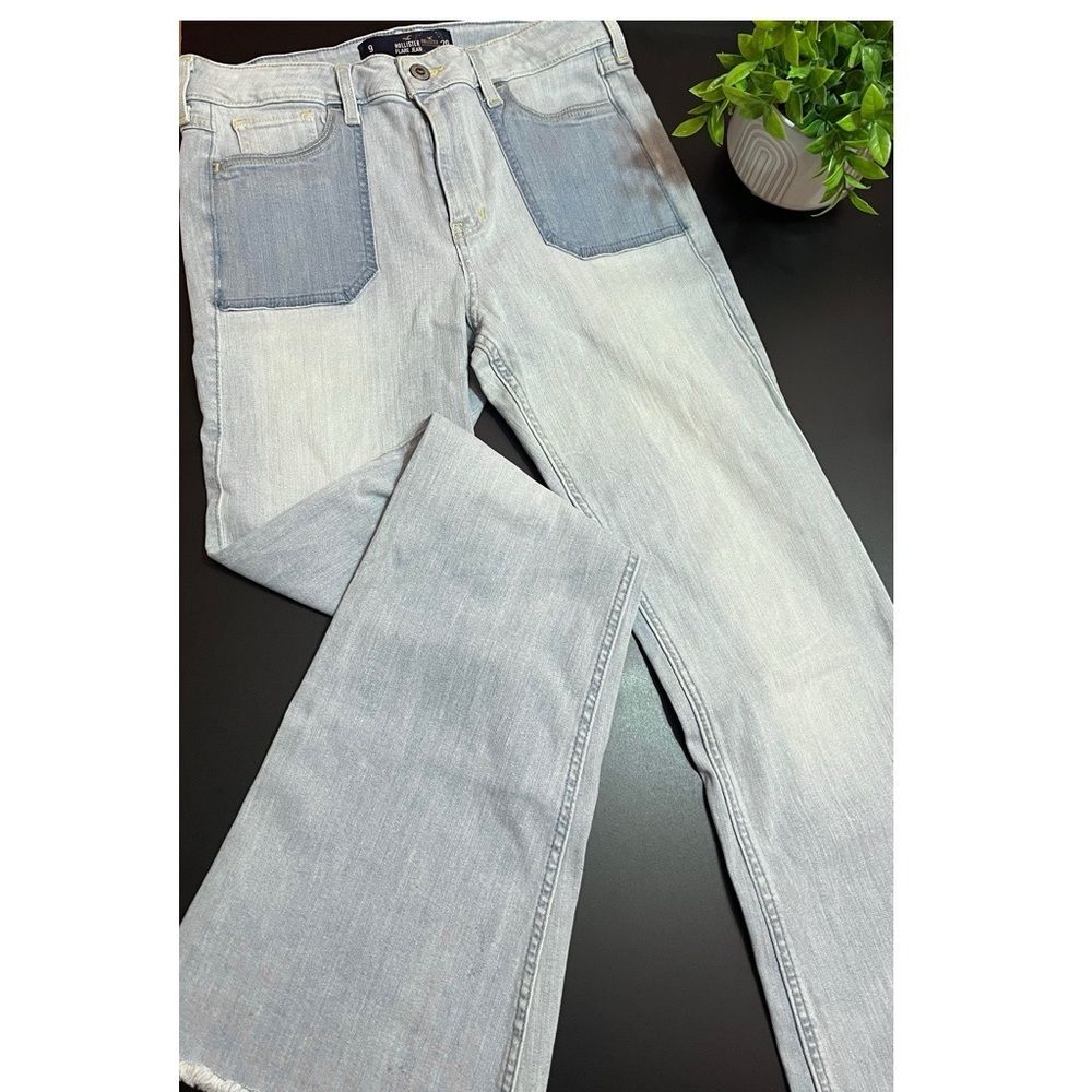 Hollister High Rise Two tone flared jeans Size 9 (29)